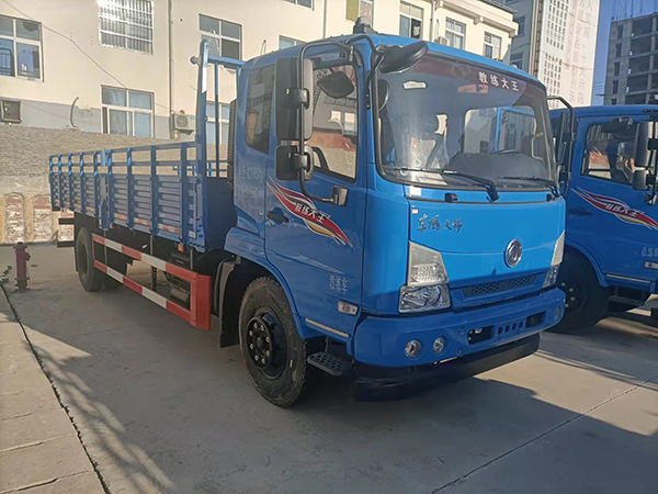 教練車發動機加多少機油最合適？